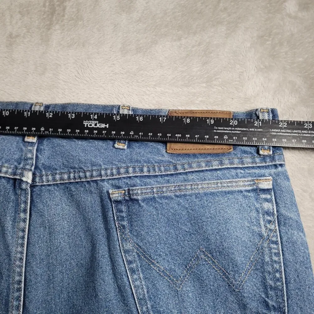 Wrangler Rugged Wear Jeans Mens 44x30 Blue Wash Straight Denim Cotton 39802PW